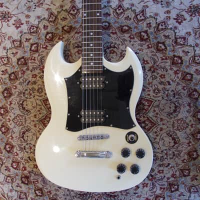 Epiphone G-310 SG White image 4