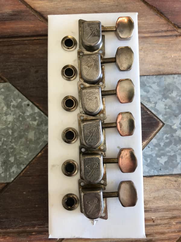 Real Life Relics Fender® Aged Chrome 70's F Tuners (Fender® 0990822100    [K1] image 1