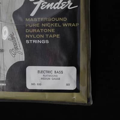 Fender original vintage Flatwound Bass strings full set. Candy case image 2