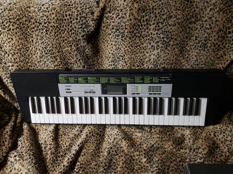 Casio LK-135 61-Key Key-Lighting Keyboard image 1
