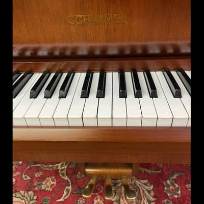 Schimmel 5' Baby Grand Piano - Classic German Craftsmanship image 4