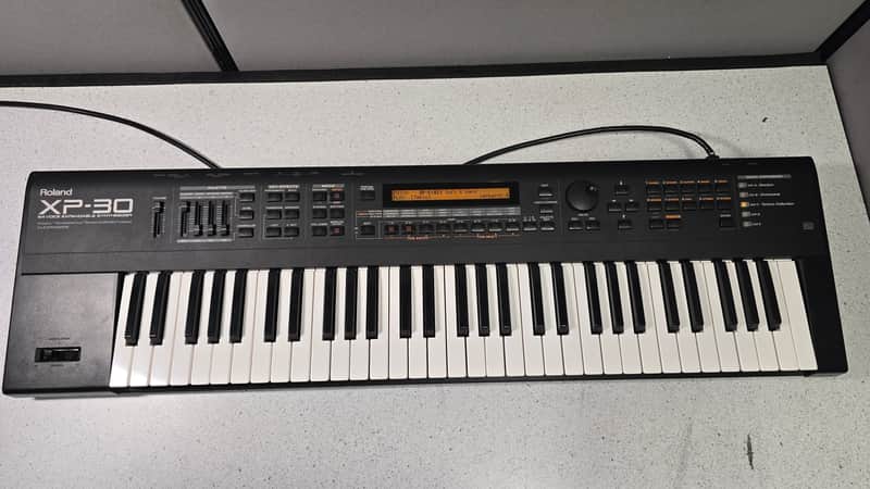 Roland XP-30 61-Key 64-Voice Expandable Synthesizer 1999 - 2004 - Black image 1