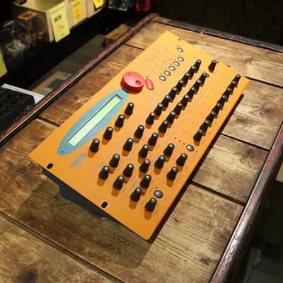 Waldorf Microwave XT Rackmount Wavetable Synthesizer 1998 - Orange image 3