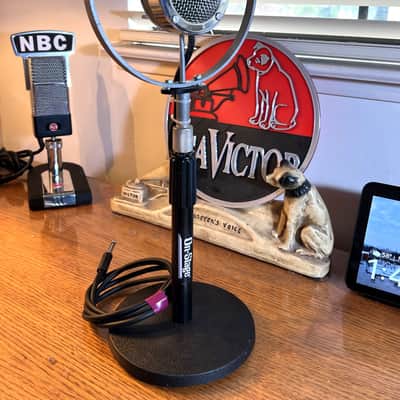 Vintage 1940's Style Astatic D104 Microphone, a fully functional NBC prop...READ image 4