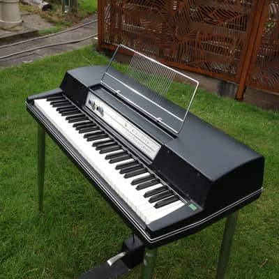 Wurlitzer 200A electric piano + V Vibe amplifier + music stand image 5