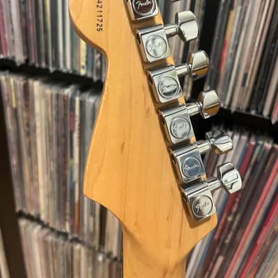 Fender American Series Stratocaster with Rosewood Fretboard 2000 - 2007 - 3-Color Sunburst image 8
