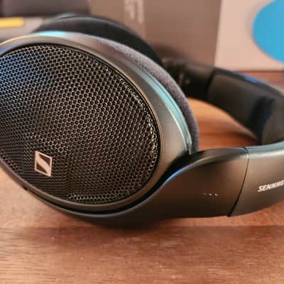 Sennheiser HD 560S Open-Back Studio Headphones w/ braided walnut-shell cable image 3