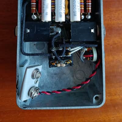 Noel Cornet Revu fuzz pedal, Noir Specialize edition - Russian Big