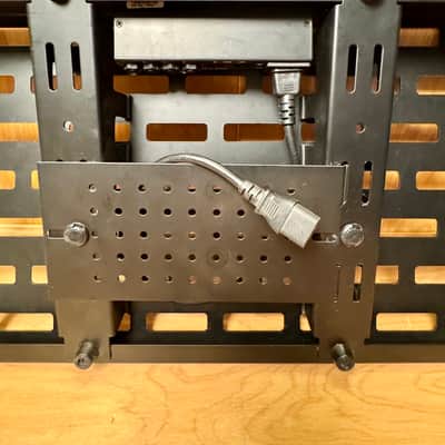 Rockboard QUAD-4.2 Pedalboard with MOD 2 Patchbay, Power Supply Tray, and Gig Bag image 8