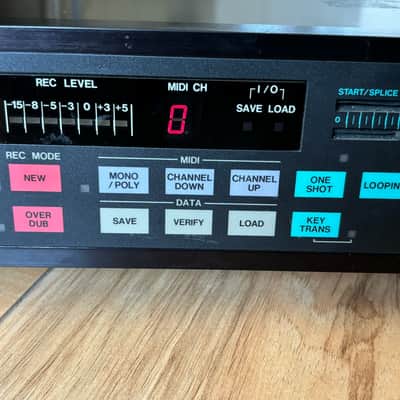Akai S612 MIDI Digital Sampler 1985 - Black image 3