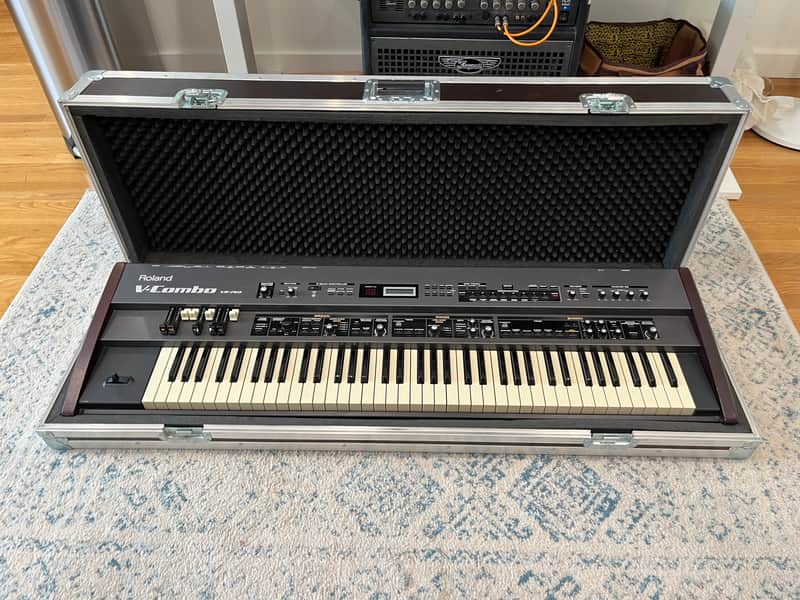 Roland VR-760 76-Key V-Combo Organ | Reverb