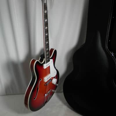 Vox Bobcat V90-SB Sunburst Semi-Hollow Electric with hard case image 1