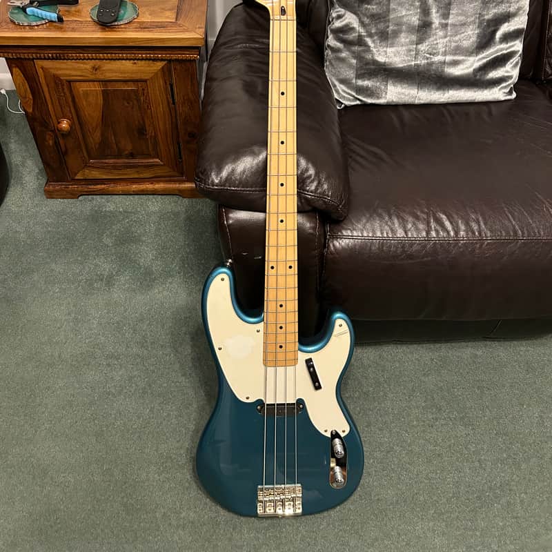 2009 – 2011 Squier Classic Vibe ’50s Precision Bass Lake Placi…