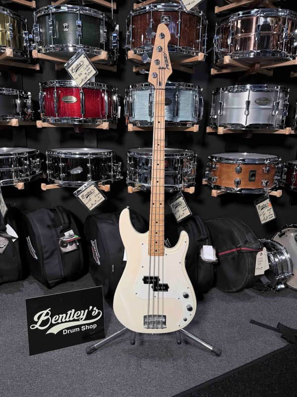 Vintage USA-Made 1995 Peavey Fury Series 4-String Bass Guitar in Gloss White (JC) image 1