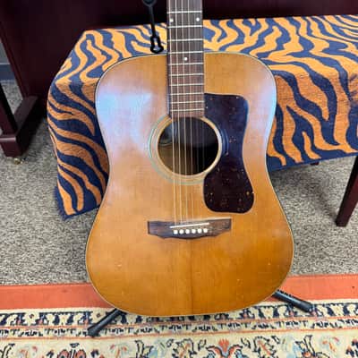 Guild D-25M 1976 Natural top image 2