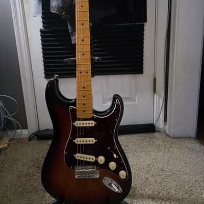 Fender American Professional II Stratocaster with Maple Fretboard 2020 - Present - 3-Color Sunburst image 1