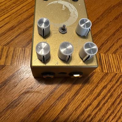 Walrus Audio Slötvå Multi-Texture Reverb Limited Edition - Sweetwater 2022 - Gold image 2