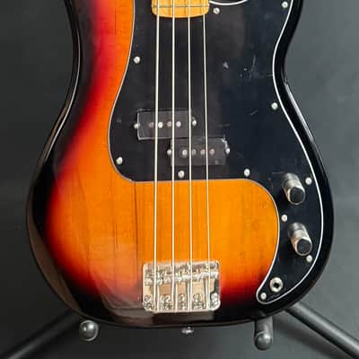 Squier Classic Vibe 70's Precision Bass 4-String Bass Guitar 3-Tone Sunburst (195) image 1