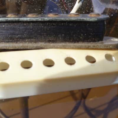 1976 Fender Stratocaster Pickup / Cover image 4