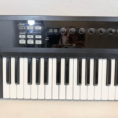 Native Instruments Komplete Kontrol S49 – Smart MIDI Keyboard Controller 2015–2018 image 4