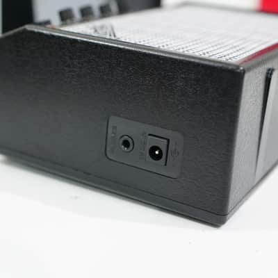 Fender Mini ‘57 Twin-Amp – 1W Battery-Powered Mini Combo, 2x2" Speakers, Headphone Out image 6