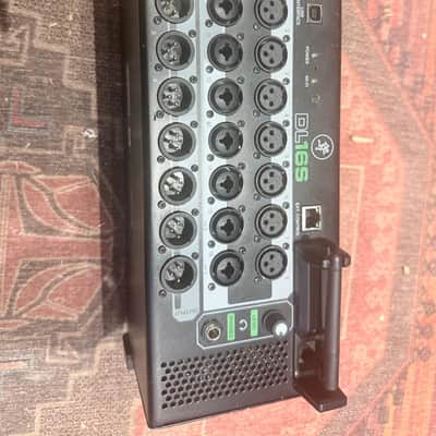 Mackie DL16S with Swanflight case image 1