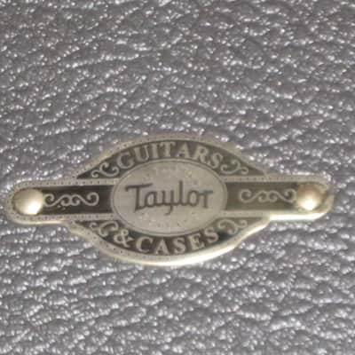 new open box very near A+ genuine Taylor Grand Auditorium Deluxe Brown Hardshell Case (5201-55) textured dark brown vinyl over 3-ply wooden structure, Foam padding covered w/ red plush crushed velvet lining, brass plated latches, padded handle image 2