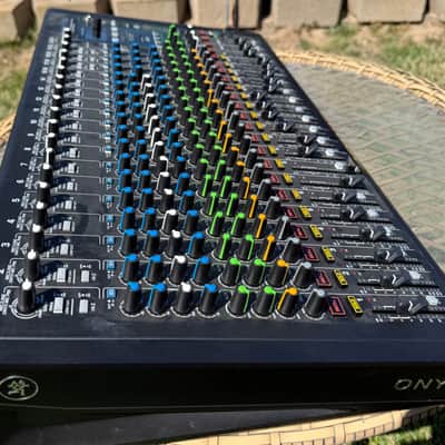 Mackie Onyx24 24-Channel Analog Mixer with Multitrack USB 2021 - Present - Dark Gray image 3