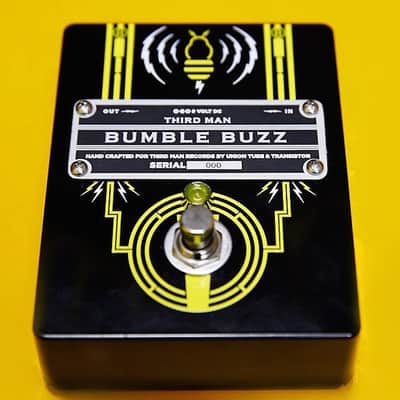 BLACK CAT Bee Buzz ファズ Black Cat Bee Buzz Fuzz guitar pedal - YouTube