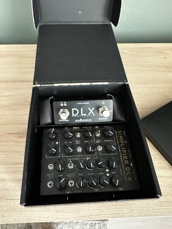 DSM & Humboldt Electronics Simplifier Deluxe Zero-Watt Stereo Guitar Preamp / CabSim / DI 2021 - Black image 1