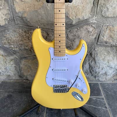 Vision Stratocaster ST5 Electric Guitar Starter Kit - Yellow - NEW image 2