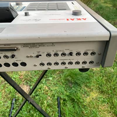 Akai MPC60 Integrated MIDI Sequencer and Drum Sampler 1988 - 1991 - Grey image 10