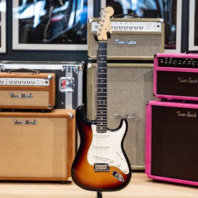 Fender American Stratocaster - 3-Tone Sunburst 2002 image 4