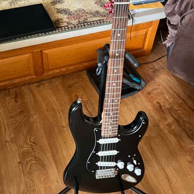 Squier Affinity Series Stratocaster with Rosewood fretboard 2021 - Present - Black image 4