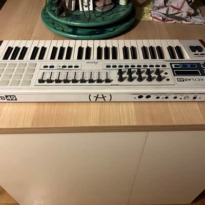 Arturia KeyLab 49 MIDI Controller 2013 - 2017 - White image 4