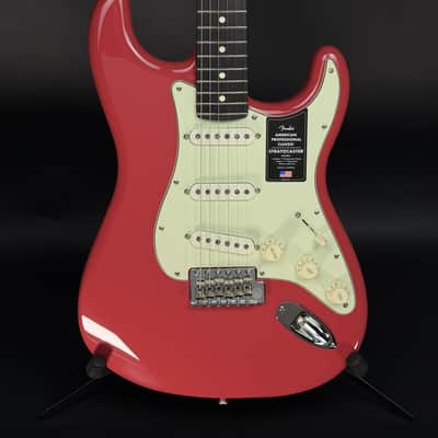 Fender American Professional Classic Stratocaster - Faded Dakota Red image 2