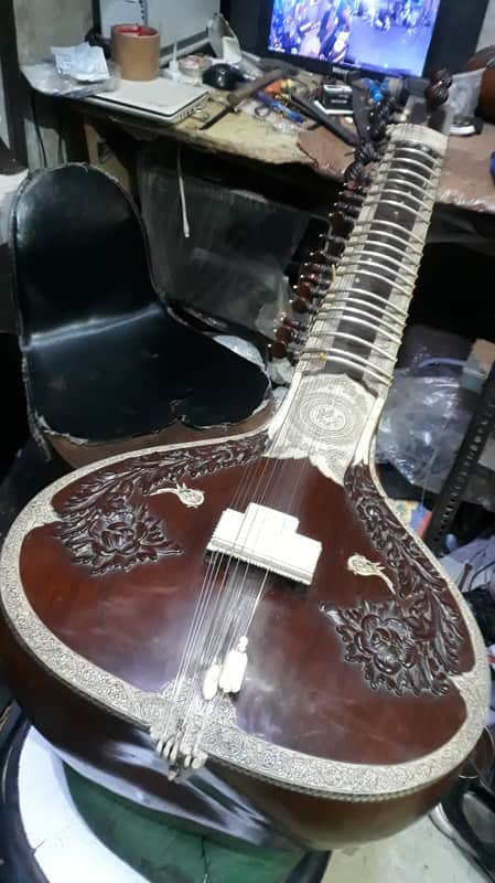 p. & brothers  professional vintage sitar, 40 to 45 years old, double tumba amazin mind blowing sound image 1