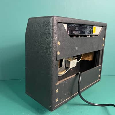Vintage Fender Vibro Champ 6-Watt 1x8" Guitar Combo 1970 - 1980 image 3