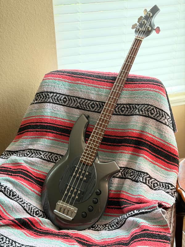 Ernie Ball Music Man Bongo 4 HH