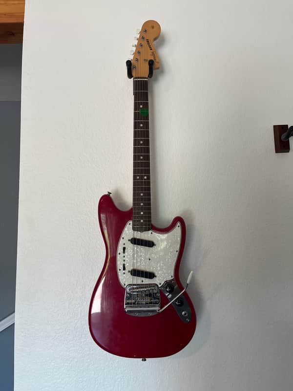 1965 Fender Mustang Guitar with Rosewood Fretboard - Dakota Red - Good