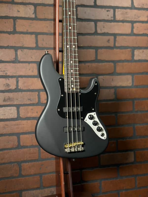 Woodcraft Electric Guitars JB4 Mini "Shortest-Scale" 4-String Electric Bass Black image 1