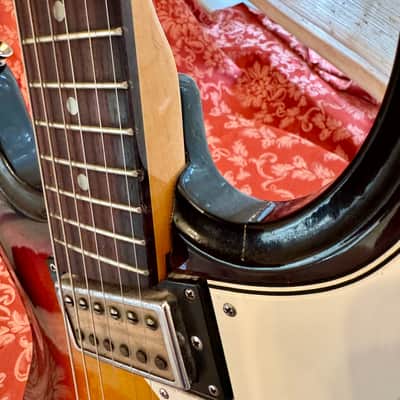 Vintage Univox Hi-Flier Phase III Sunburst MIJ Kurt Cobain Nirvana All Original image 13