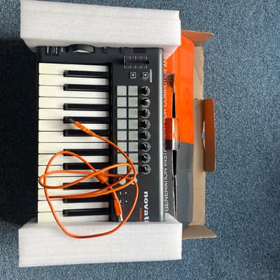 Novation Launchkey 25 MKI MIDI Keyboard Controller 2013 - 2015 - Black