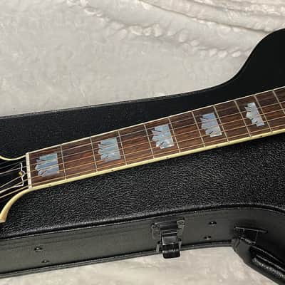 NEW ! Gibson SJ-200 Standard - Custom Shop - Dealer Select - Super RARE - Blue Top - Authorized Dealer - AAAAA Flamed Natural Maple Back & Sides - G07206 image 10