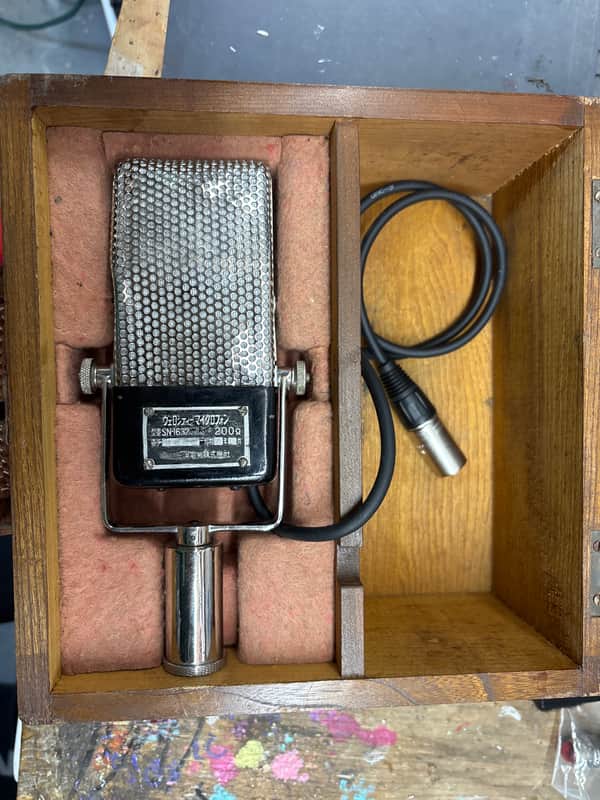 Super Clean Toshiba F Ribbon microphone with new ribbon & cable - film prop used on screen! Walnut case image 1