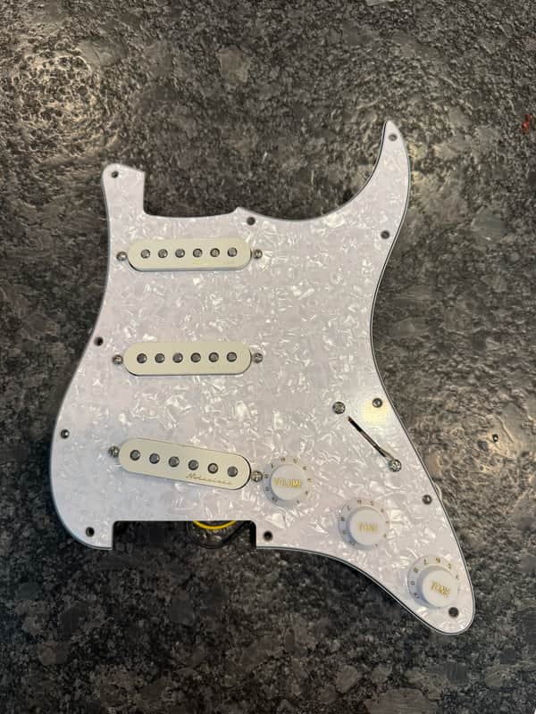 Fender Noiseless 2000s - Pearloid loaded pickguard image 1