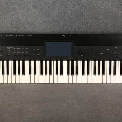 Korg Krome 61 - Gigbag - 2nd Hand image 2
