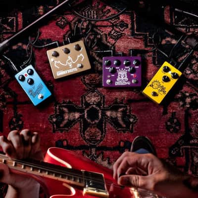 StewMac Two Kings Boost Dual Overdrive Pedal – Independent Channels with Clean Boost and Overdrive, DIP Switch Modes, True Bypass, 9VDC image 5