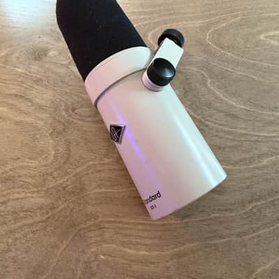 Universal Audio Standard SD-1 Cardioid Dynamic Microphone 2022 - Present - White image 3