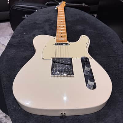 Fender Standard Telecaster 2014 Arctic White image 2